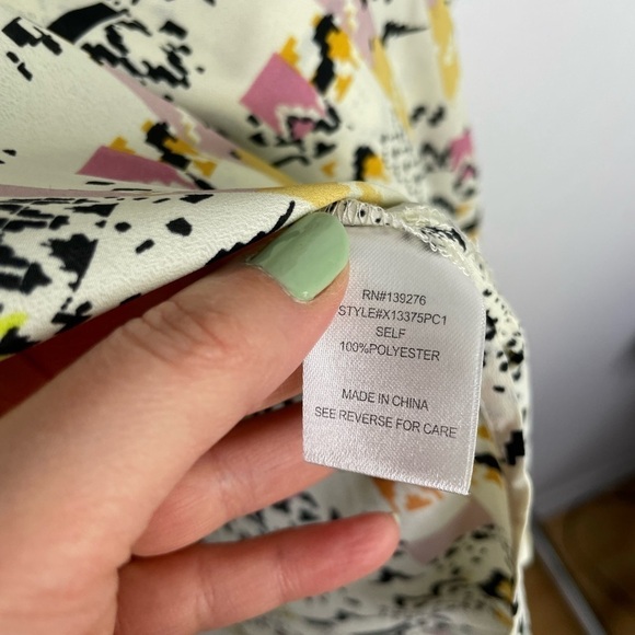 DANIEL Rainn abstract print cap sleeve top - Picture 4 of 8